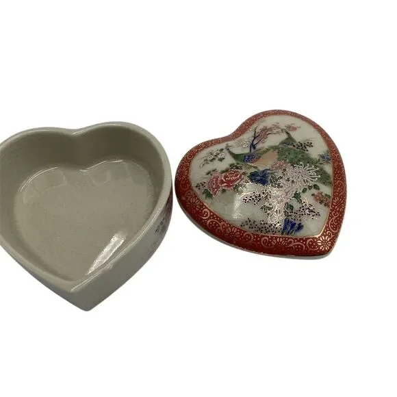 Vintage Satsuma Japan‎ Heart-Shaped Trinket Box Peacock & Floral Design - Picture 5 of 7